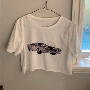 crop top t shirt with a car